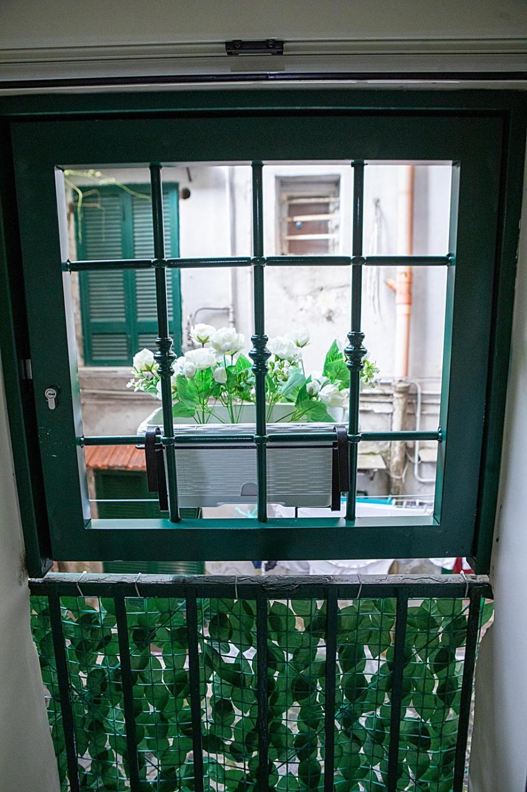 La Casetta Dei Miracoli Neapel Exterior foto
